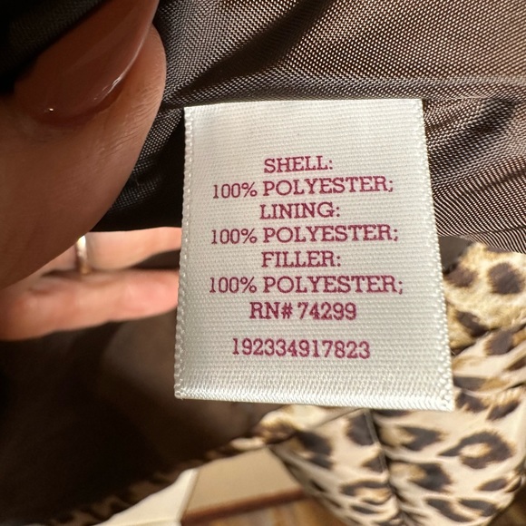 Light weight Chevron leopard puffer vest - Picture 6 of 6